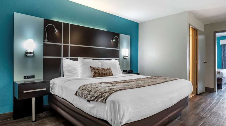 <b>Best Western Plus Carlton Suites Room</b>. Images powered by <a href="https://iceportal.shijigroup.com/" title="IcePortal" target="_blank">IcePortal</a>.