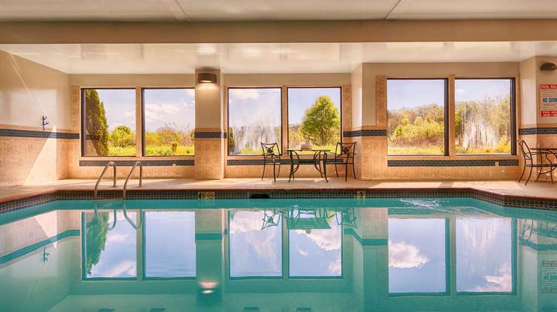 <b>Best Western Plus Bass Hotel & Suites Pool</b>. Images powered by <a href="https://iceportal.shijigroup.com/" title="IcePortal" target="_blank">IcePortal</a>.