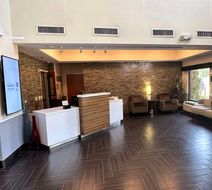 Best Western Plus Bass Hotel & Suites Lobby