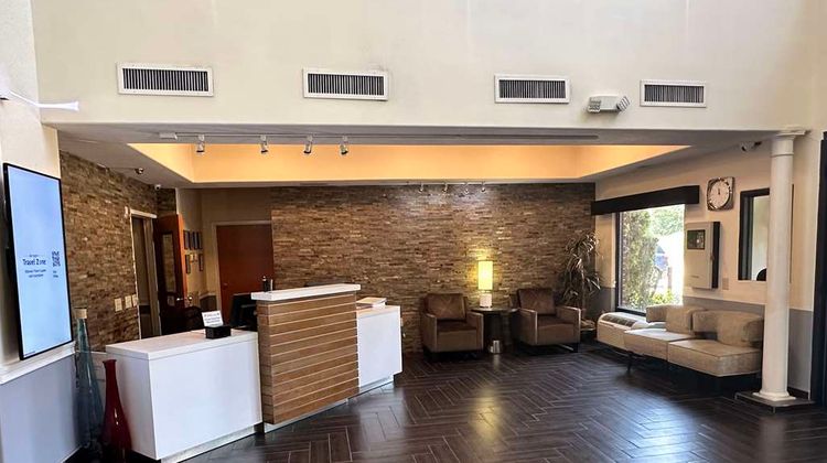 Best Western Plus Bass Hotel & Suites Lobby