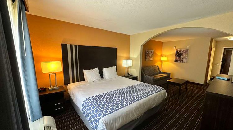 Best Western Plus Bass Hotel & Suites Room
