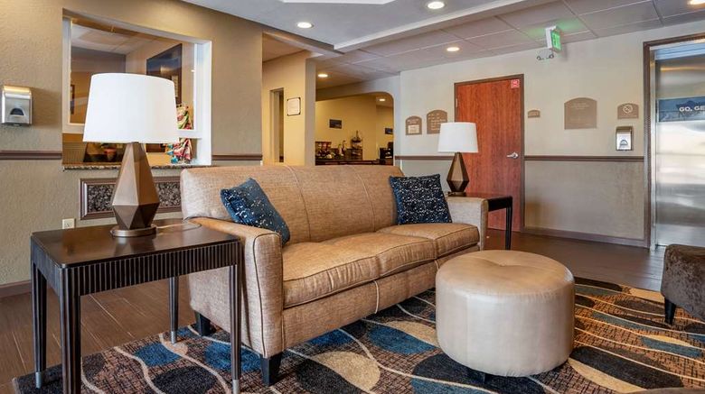 <b>Best Western Troy Inn Lobby</b>. Images powered by <a href="https://iceportal.shijigroup.com/" title="IcePortal" target="_blank">IcePortal</a>.