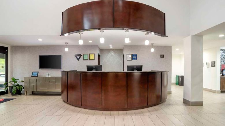 <b>Best Western Plus Daphne Inn & Suites Lobby</b>. Images powered by <a href="https://iceportal.shijigroup.com/" title="IcePortal" target="_blank">IcePortal</a>.