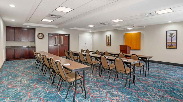<b>Best Western Plus Daphne Inn & Suites Meeting</b>. Images powered by <a href="https://iceportal.shijigroup.com/" title="IcePortal" target="_blank">IcePortal</a>.