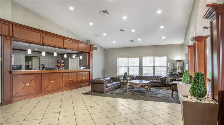 <b>Best Western Plus Bessemer Hotel & Suite Lobby</b>. Images powered by <a href="https://iceportal.shijigroup.com/" title="IcePortal" target="_blank">IcePortal</a>.