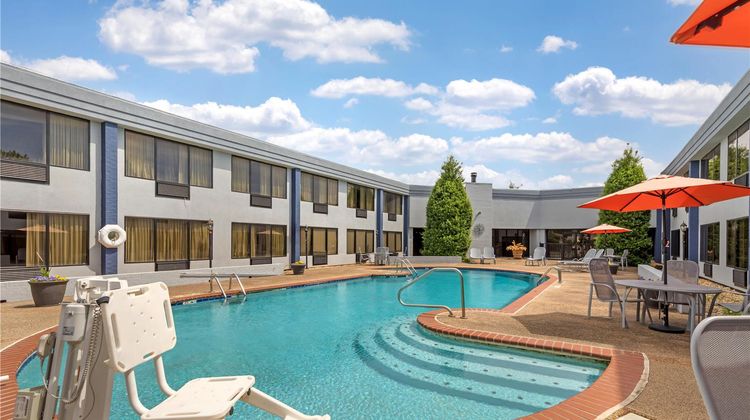Best Western Plus Madison-Huntsville Pool