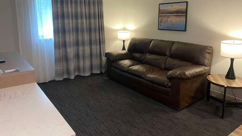 <b>Best Western Lake Lucille Inn Suite</b>. Images powered by <a href="https://iceportal.shijigroup.com/" title="IcePortal" target="_blank">IcePortal</a>.