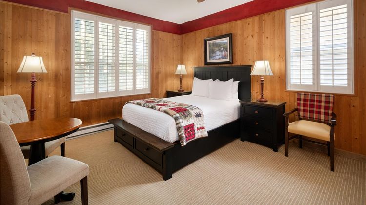 Best Western Grandma's Feather Bed Room
