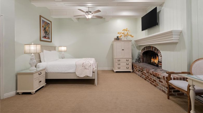 <b>Best Western Grandma's Feather Bed Room</b>. Images powered by <a href="https://iceportal.shijigroup.com/" title="IcePortal" target="_blank">IcePortal</a>.