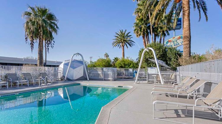 Best Western Space Age Lodge Pool