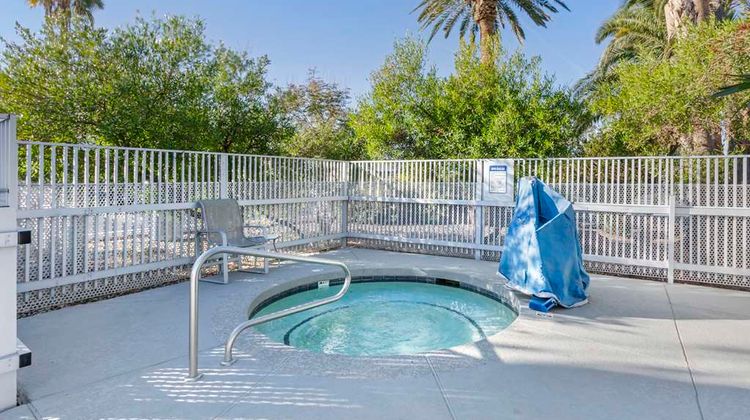 Best Western Space Age Lodge Pool