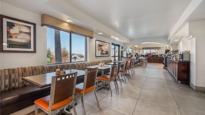 <b>Best Western Plus King's Inn & Suites Restaurant</b>. Images powered by <a href="https://iceportal.shijigroup.com/" title="IcePortal" target="_blank">IcePortal</a>.