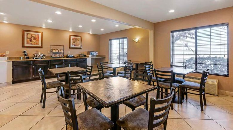 <b>Best Western Desert Inn Restaurant</b>. Images powered by <a href="https://iceportal.shijigroup.com/" title="IcePortal" target="_blank">IcePortal</a>.