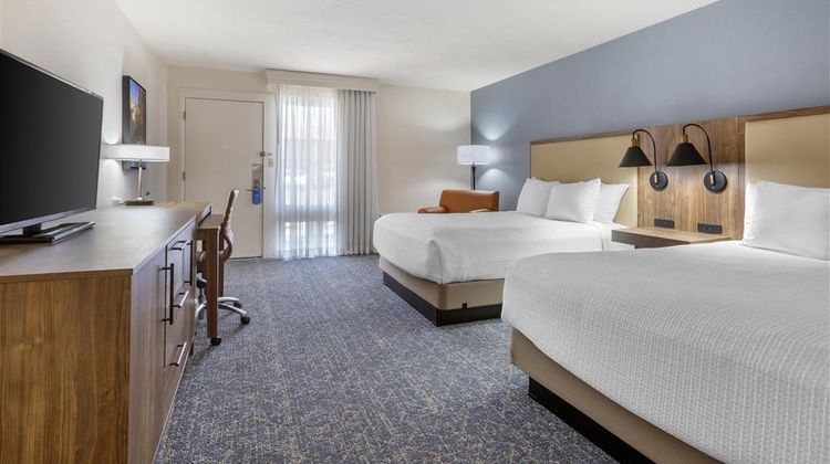Best Western Plus a Wayfarer's Inn Room