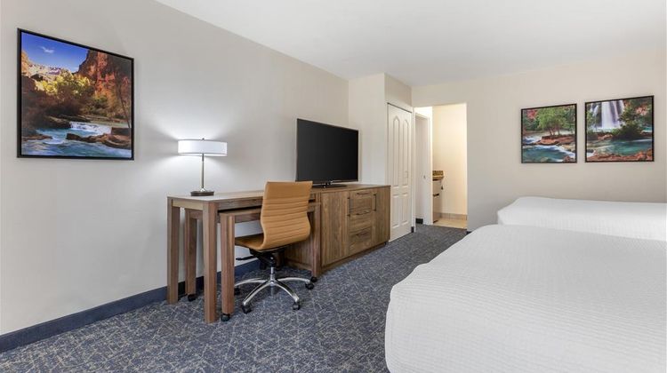 Best Western Plus a Wayfarer's Inn Suite