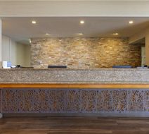 Best Western Plus a Wayfarer's Inn Lobby