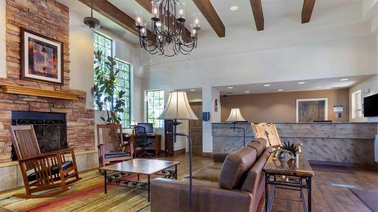 <b>Best Western Paint Pony Lodge Lobby</b>. Images powered by <a href="https://iceportal.shijigroup.com/" title="IcePortal" target="_blank">IcePortal</a>.