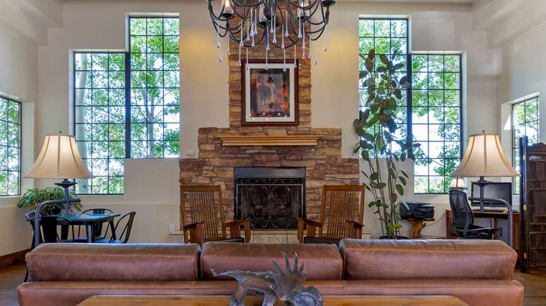 <b>Best Western Paint Pony Lodge Lobby</b>. Images powered by <a href="https://iceportal.shijigroup.com/" title="IcePortal" target="_blank">IcePortal</a>.