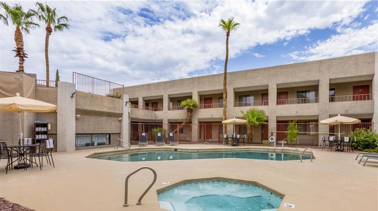 Best Western InnSuites Tucson Foothills Pool