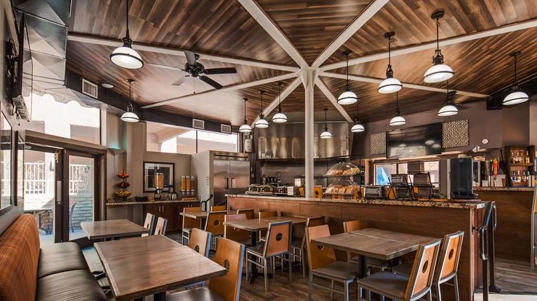 <b>Best Western InnSuites Yuma Mall Restaurant</b>. Images powered by <a href="https://iceportal.shijigroup.com/" title="IcePortal" target="_blank">IcePortal</a>.