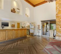 Best Western Plus Arroyo Roble Hotel Lobby