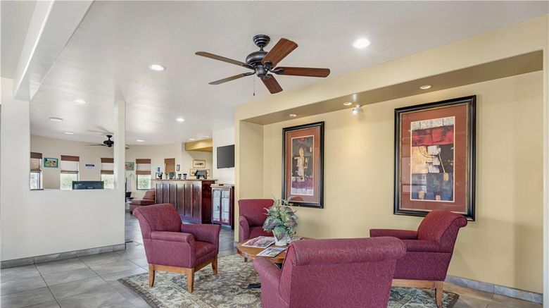 <b>Best Western Cottonwood Inn Lobby</b>. Images powered by <a href="https://iceportal.shijigroup.com/" title="IcePortal" target="_blank">IcePortal</a>.