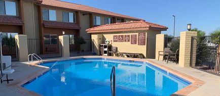 Best Western Desert Oasis Exterior