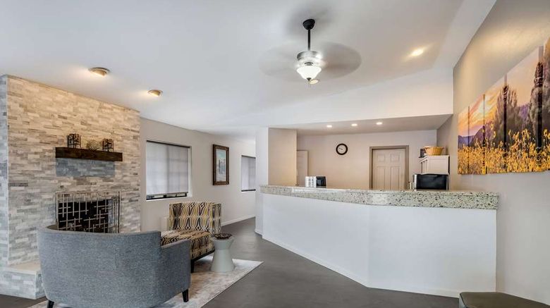<b>Best Western Sunrise Inn Lobby</b>. Images powered by <a href="https://iceportal.shijigroup.com/" title="IcePortal" target="_blank">IcePortal</a>.