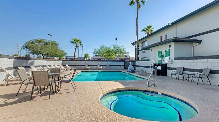 Best Western Superstition Springs Pool