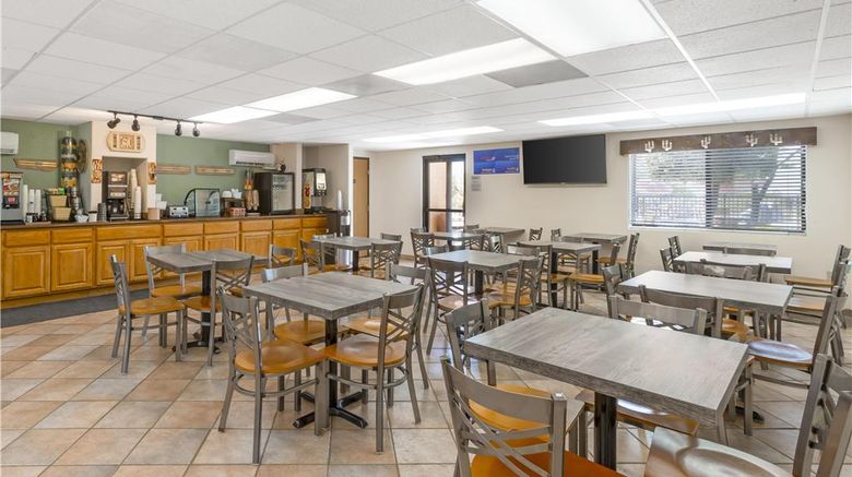 <b>Best Western Gold Canyon Inn & Suites Restaurant</b>. Images powered by <a href="https://iceportal.shijigroup.com/" title="IcePortal" target="_blank">IcePortal</a>.