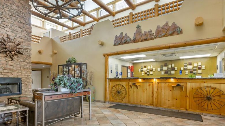 <b>Best Western Gold Canyon Inn & Suites Lobby</b>. Images powered by <a href="https://iceportal.shijigroup.com/" title="IcePortal" target="_blank">IcePortal</a>.