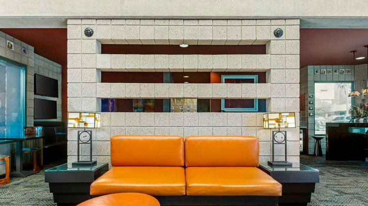 Best Western Plus Sundial Lobby