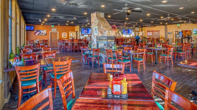 <b>Best Western Green Valley Inn Restaurant</b>. Images powered by <a href="https://iceportal.shijigroup.com/" title="IcePortal" target="_blank">IcePortal</a>.
