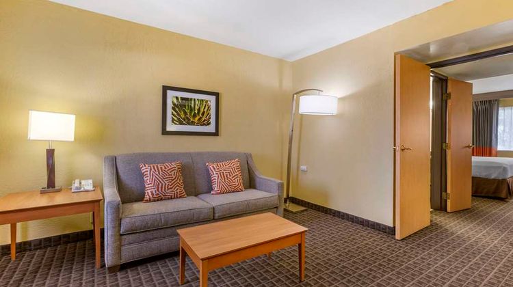 Best Western Plus Scottsdale Thunderbird Room