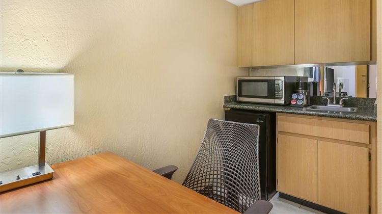 Best Western Plus Scottsdale Thunderbird Room