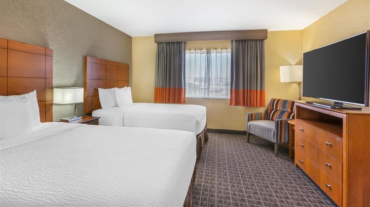 Best Western Plus Scottsdale Thunderbird Suite