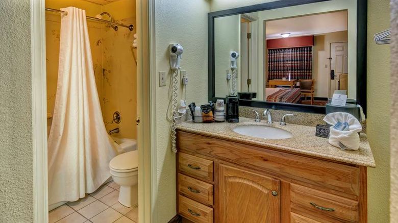 <b>Best Western Inn Room</b>. Images powered by <a href="https://iceportal.shijigroup.com/" title="IcePortal" target="_blank">IcePortal</a>.