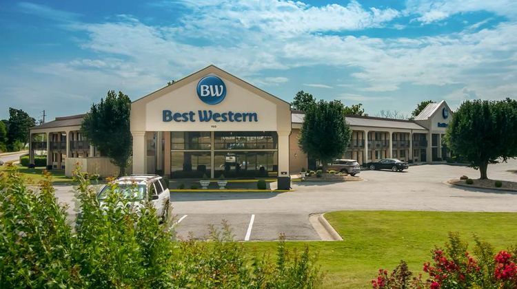 Best Western Windsor Suites Exterior