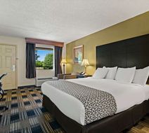 Best Western Windsor Suites Room