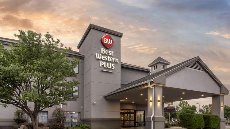 Best Western Plus Castlerock Inn & Stes Exterior