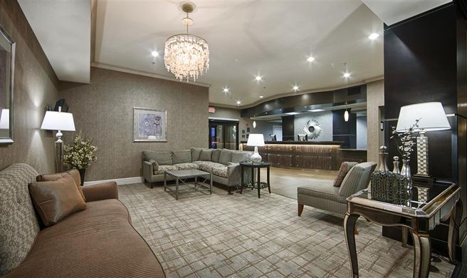 Best Western Plus Texarkana Inn & Suites Lobby