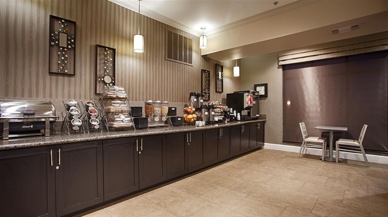 <b>Best Western Plus Texarkana Inn & Suites Restaurant</b>. Images powered by <a href="https://iceportal.shijigroup.com/" title="IcePortal" target="_blank">IcePortal</a>.