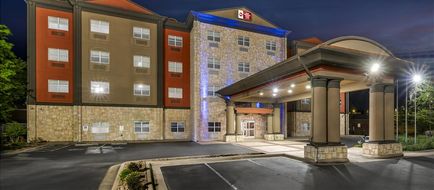 Best Western Plus JFK Inn & Suites Exterior