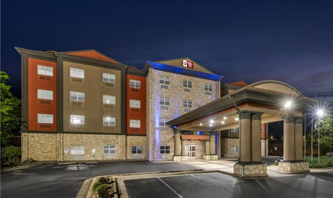Best Western Plus JFK Inn & Suites Exterior