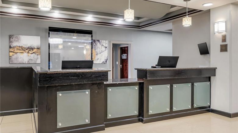 <b>Best Western Plus JFK Inn & Suites Lobby</b>. Images powered by <a href="https://iceportal.shijigroup.com/" title="IcePortal" target="_blank">IcePortal</a>.