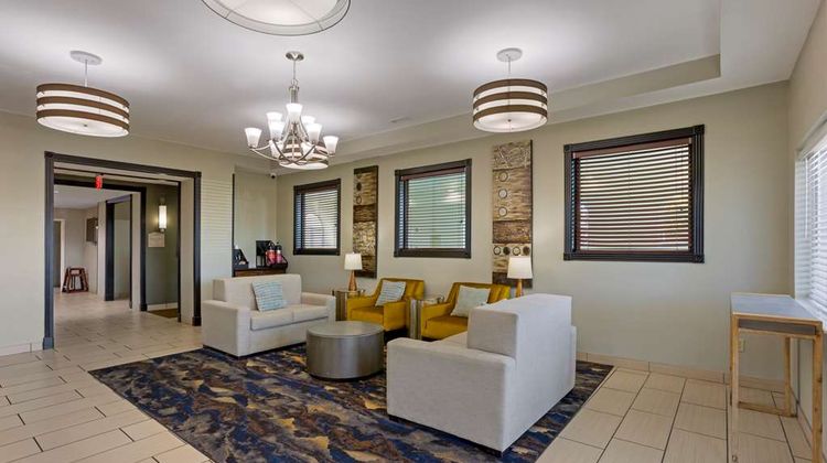 Best Western Plus Searcy Inn Lobby