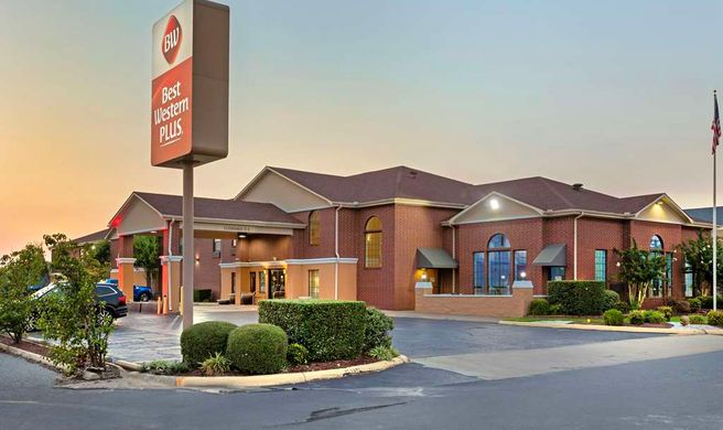 Best Western Plus Lonoke Hotel Exterior