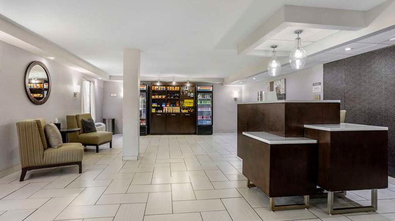 <b>Best Western Plus Jonesboro Inn & Suites Lobby</b>. Images powered by <a href="https://iceportal.shijigroup.com/" title="IcePortal" target="_blank">IcePortal</a>.