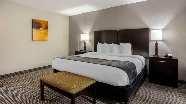 <b>Best Western Plus Jonesboro Inn & Suites Suite</b>. Images powered by <a href="https://iceportal.shijigroup.com/" title="IcePortal" target="_blank">IcePortal</a>.