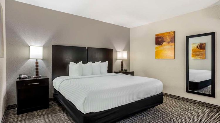 Best Western Plus Jonesboro Inn & Suites Room
